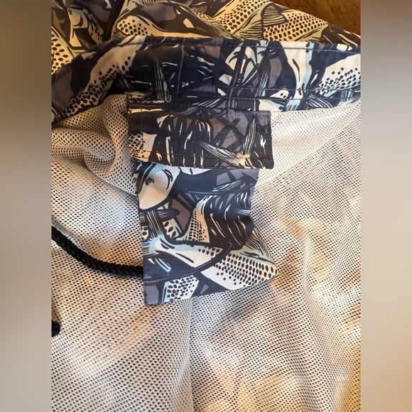 Vineyard Vines Fish Swim Trunks Size XXL Board Shorts Blue All Over Print‎ C29 - Picture 7 of 11